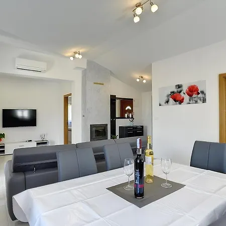 Casa Smoky Semesterbostad Lindar